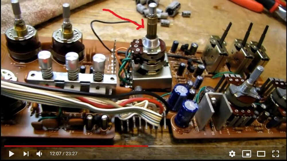 Screenshot_2020-12-24 Vintage Amp Restoration- Kenwood KA-8100 - ГРОМКОСТЬ - копия.jpg