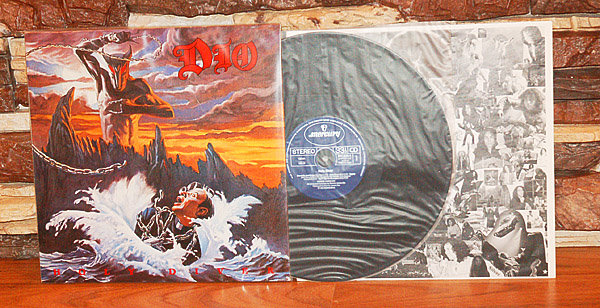 Dio_1983_2.jpg.98c276751ecb1863c357a1005b13b06b.jpg