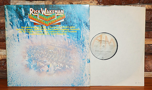 909280112_RickWakeman_1974_Germ1.jpg.28662de5f8ece255e7be0cdb9e771460.jpg