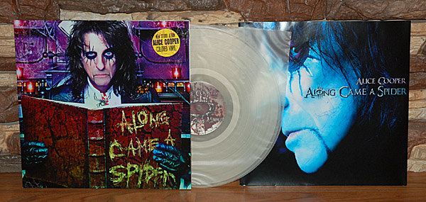 1793844503_AliceCooper_2008.jpg.a905dc5fbeac9e96f1dc263e0f23bf97.jpg