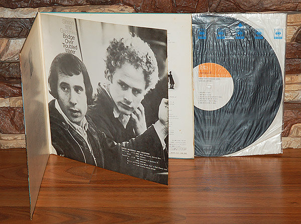 1452883130_SimonAndGarfunkel_1969_Jap2.jpg.d3a6c453464ca022826db519ec6200e4.jpg