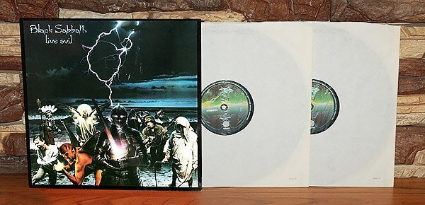 124738696_BlackSabbath_1983_Germ.jpg.03db2df77ddeaee880a55a1e61cad243.jpg