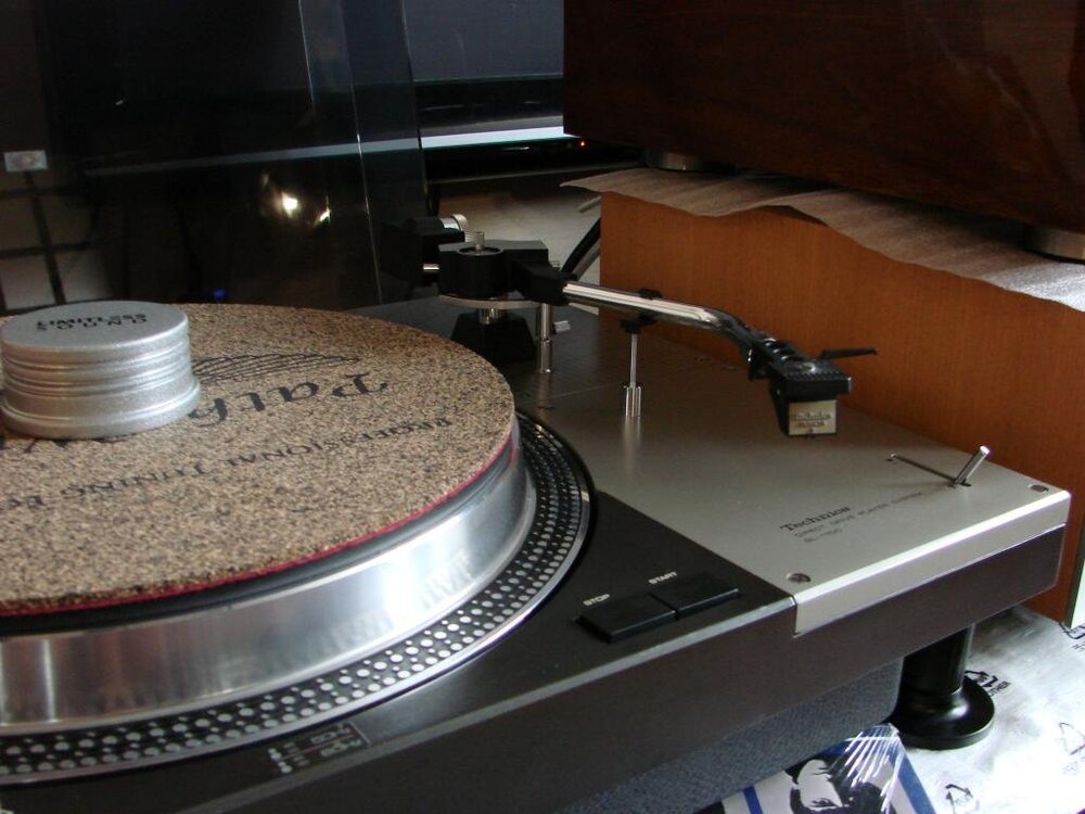 technics_sl_1100_proigryvatel_vinila_legenda.jpg