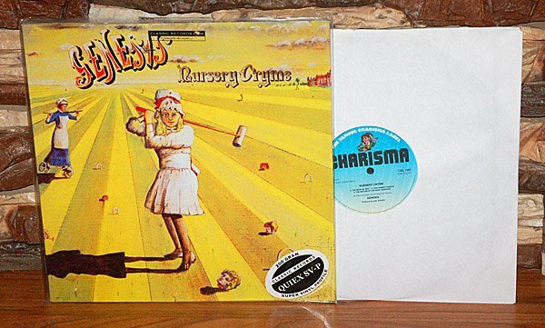 Genesis_1971.jpg.f5e90ca5e59ed35deea0ad4f6be4a18e.jpg